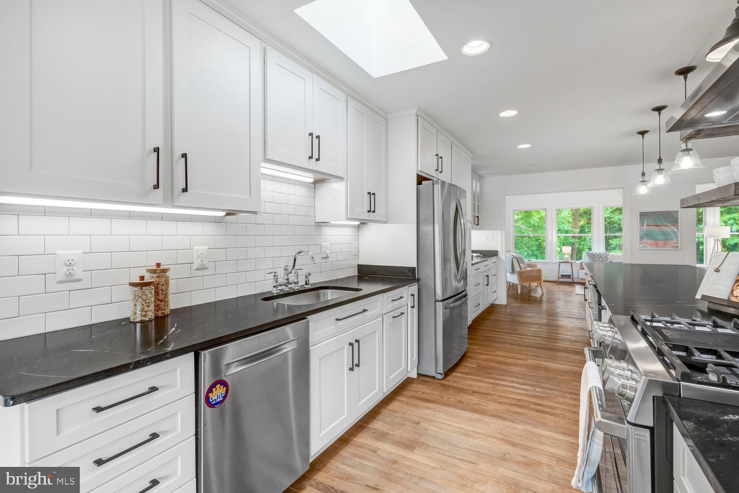 8809 Gateshead Road Alexandria, VA 22309 - Photo 10 of 51 Gallery Image 10