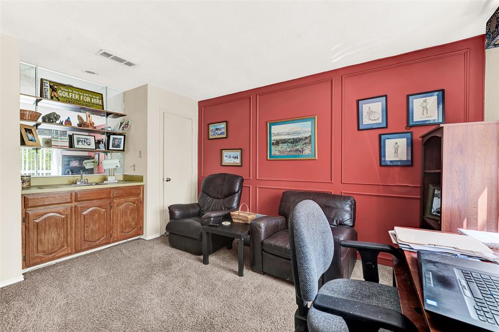 8344 Old Moss Road Dallas, TX 75231 - Photo 4 of 23