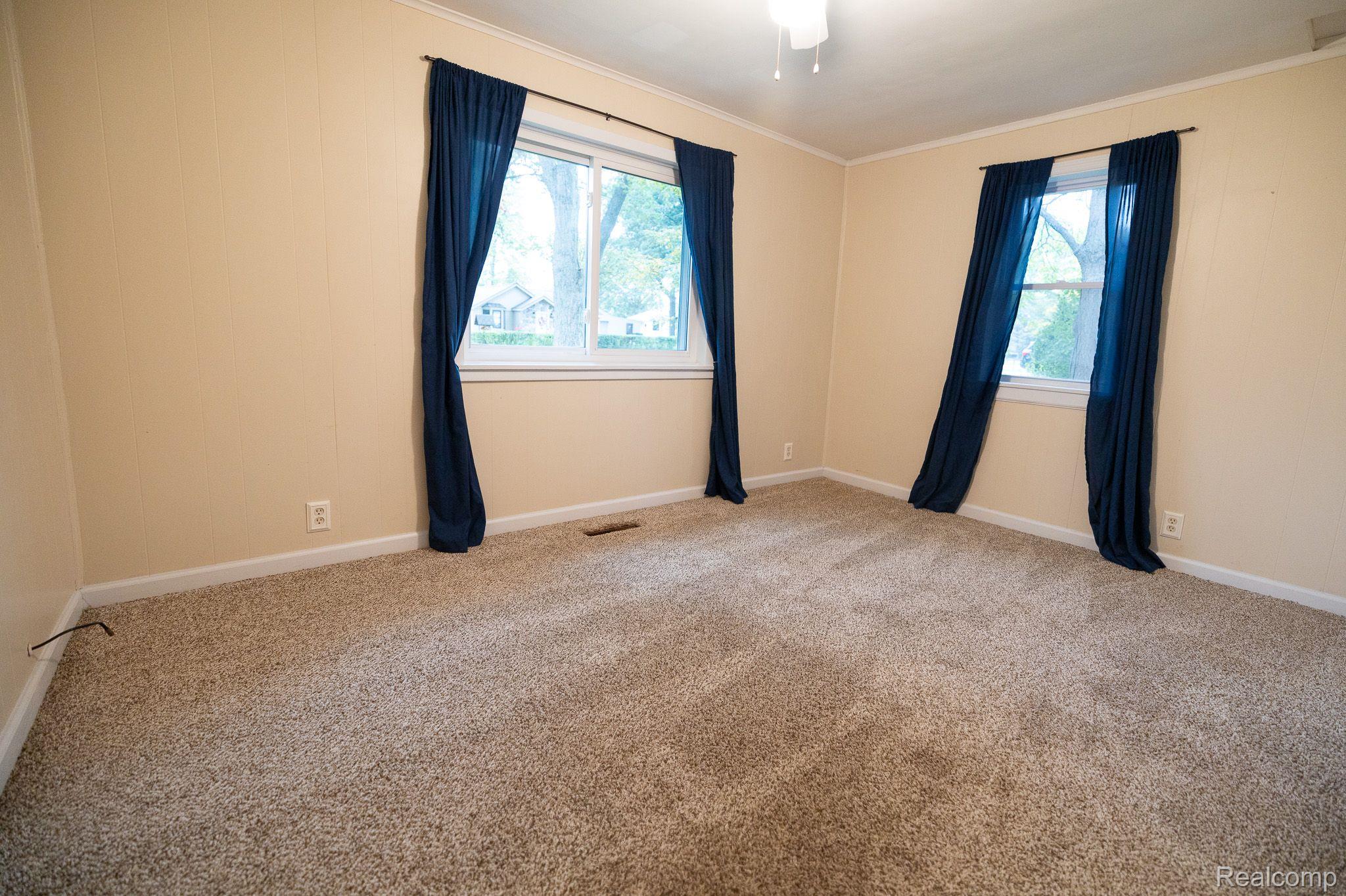 2845 Simpson Drive Rochester, MI 48309 - Photo 16 of 32 Second Bedroom