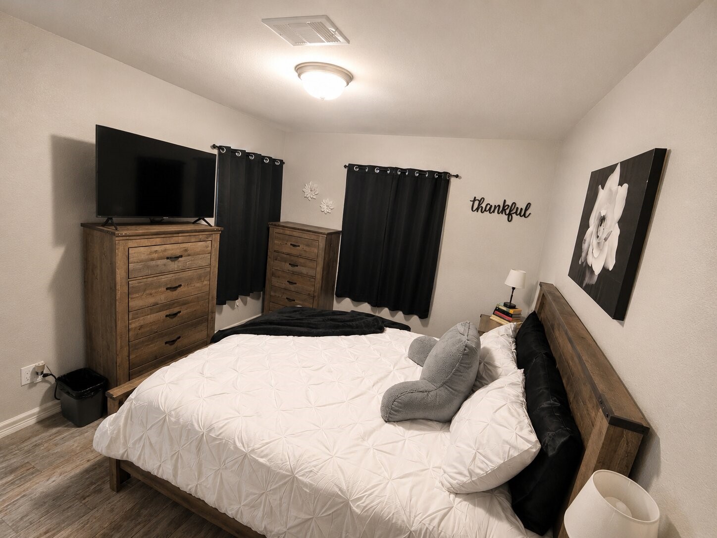 315 East Janisch Road Houston, TX 77022 - Photo 11 of 25 Primary Bedroom