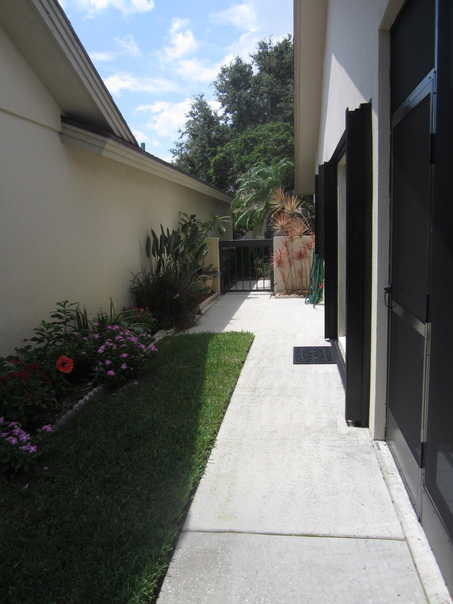 388 River Edge Road Jupiter, FL 33477 - Photo 22 of 29 IMG_1424