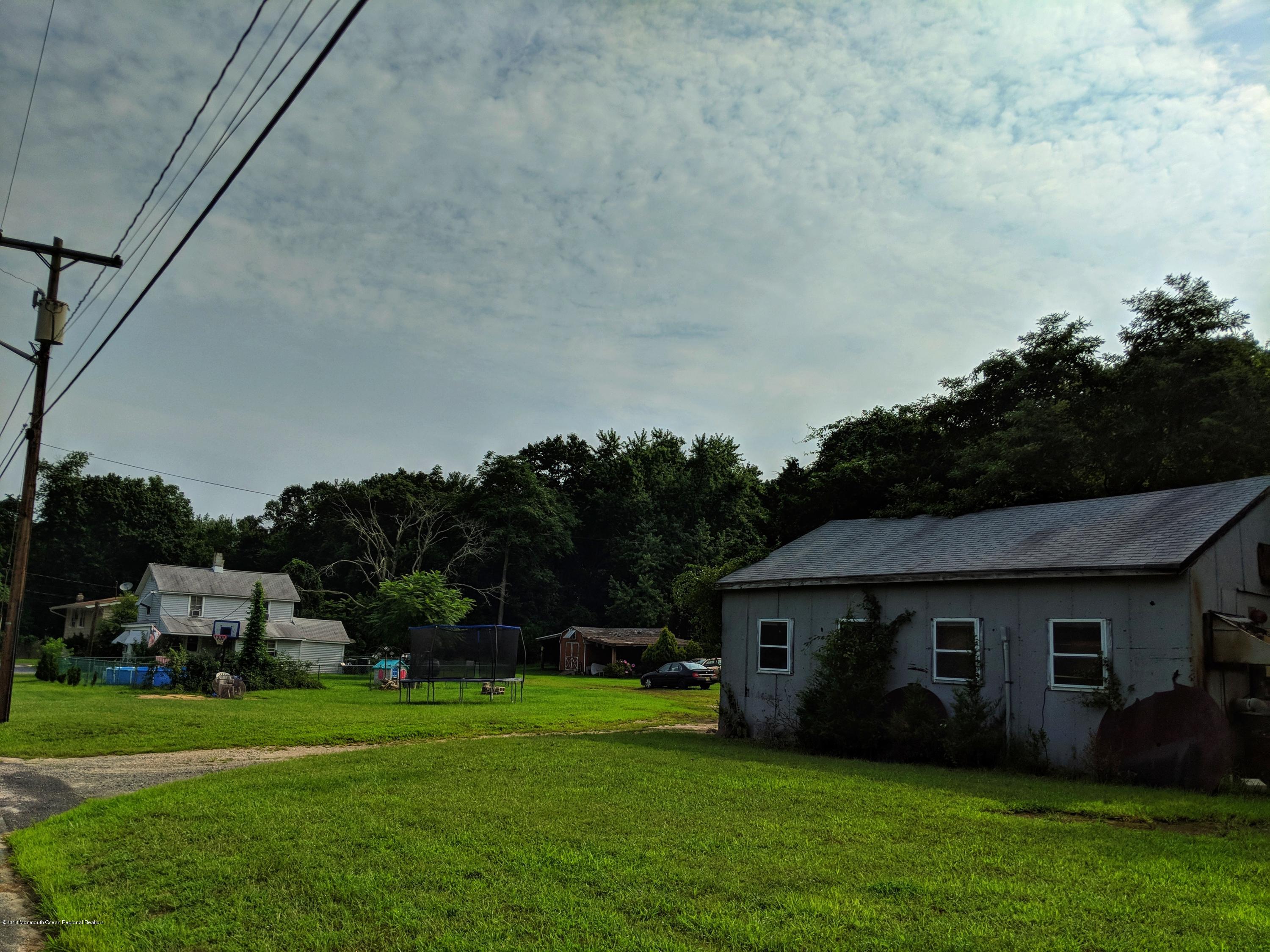 59 Driftway Road Howell, NJ 07731 - Photo 9 of 19 Wide view.