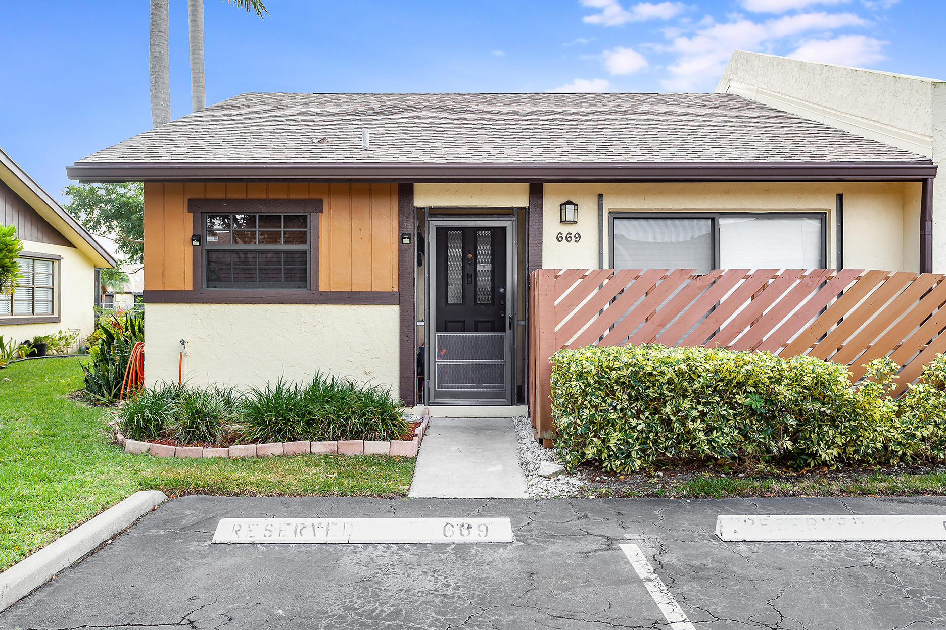 669 Banks Road Margate, FL 33063 - Photo 10 of 32 2 Assigned Parking Sopts