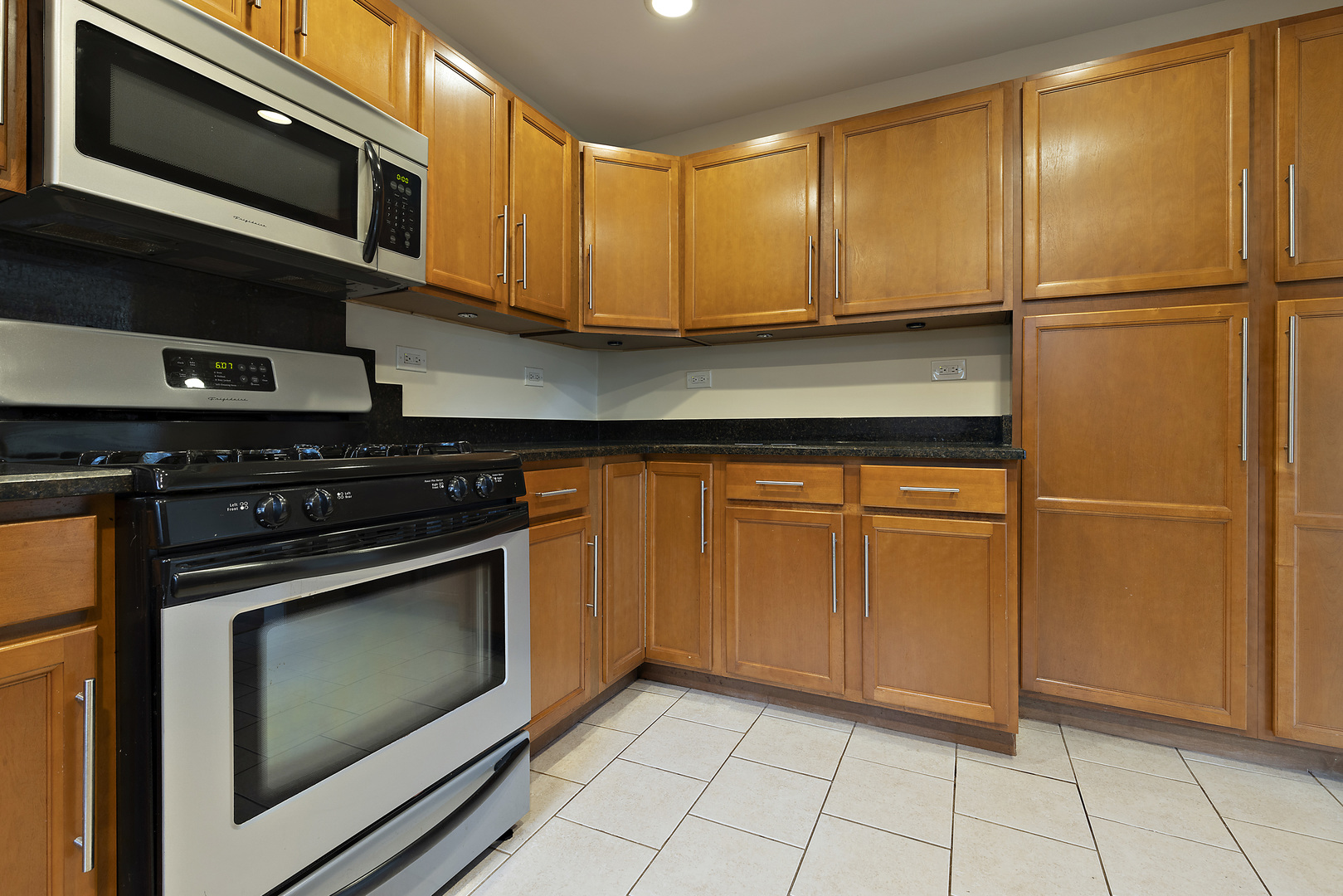 8717 Gardner Road Fox River Grove, IL 60021 - Photo 14 of 27