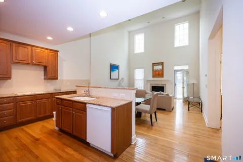 $739,000 | 108 Imperial Court, Unit 108, Trumbull, CT 06611