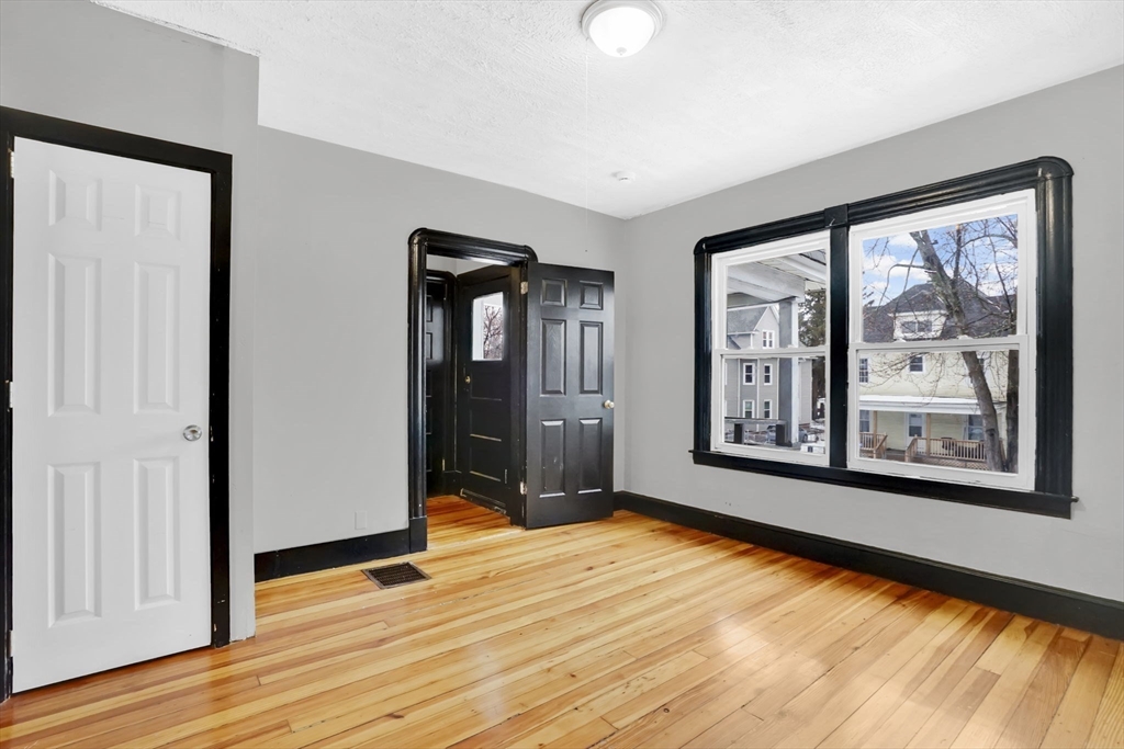 48-50 Dresden Street Springfield, MA 01109 - Photo 14 of 39