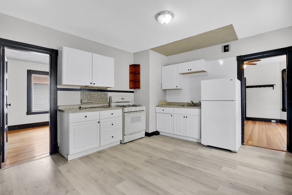 48-50 Dresden Street Springfield, MA 01109 - Photo 17 of 39