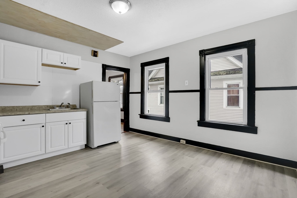 48-50 Dresden Street Springfield, MA 01109 - Photo 19 of 39