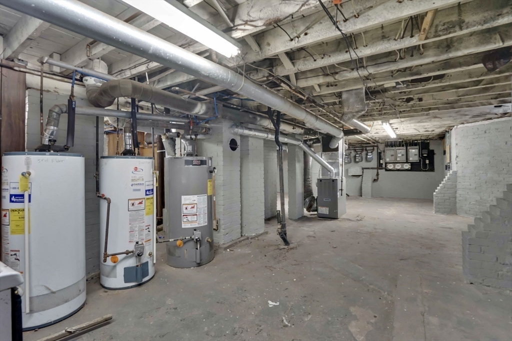 48-50 Dresden Street Springfield, MA 01109 - Photo 37 of 39