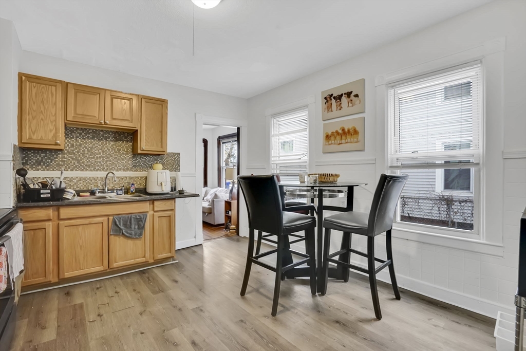 48-50 Dresden Street Springfield, MA 01109 - Photo 7 of 39