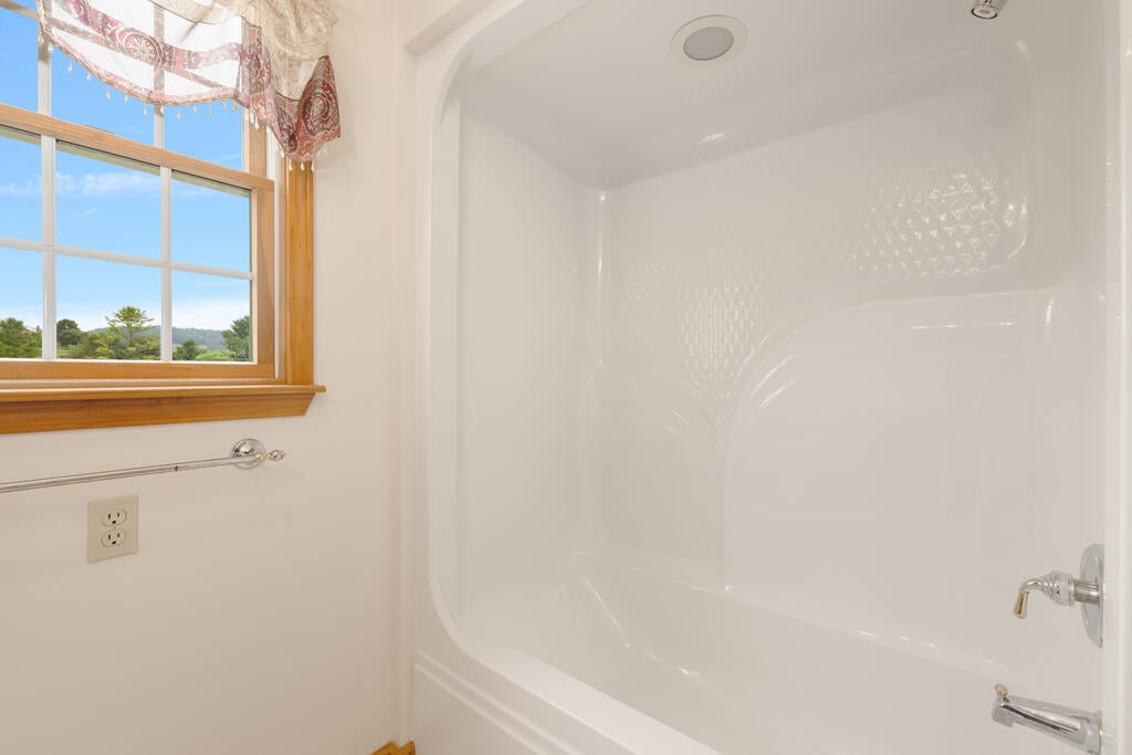 206 Valley Road Saltville, VA 24370 - Photo 48 of 90 Gallery Image 48