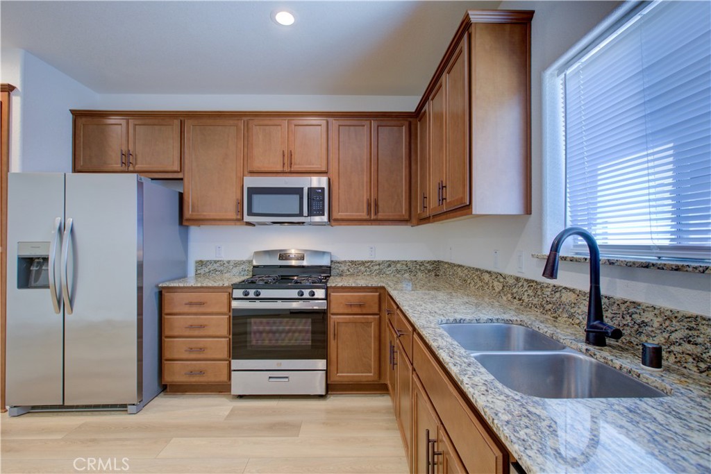 5046 Palisade Avenue Merced, CA 95348 - Photo 9 of 43 Kitchen 3