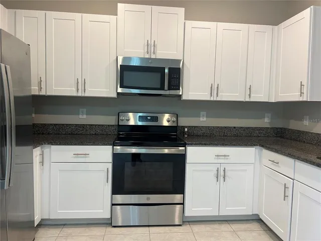 $2,300 | 9619 Mulberry Marsh Lane, Sun City Center, FL 33573