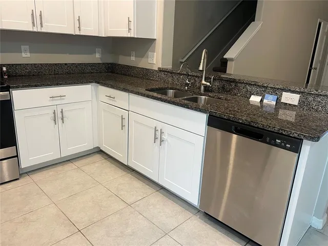 $2,300 | 9619 Mulberry Marsh Lane, Sun City Center, FL 33573