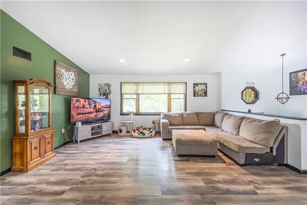 $339,900 | 833 Edenborn Road, McClellandtown, PA 15458