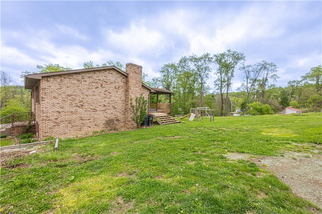 833 Edenborn Road McClellandtown, PA 15458 - Photo 4 of 25