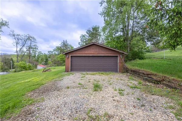 $339,900 | 833 Edenborn Road, McClellandtown, PA 15458