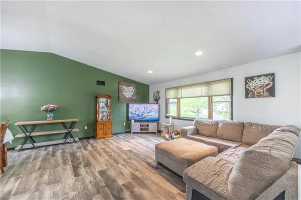 $339,900 | 833 Edenborn Road, McClellandtown, PA 15458
