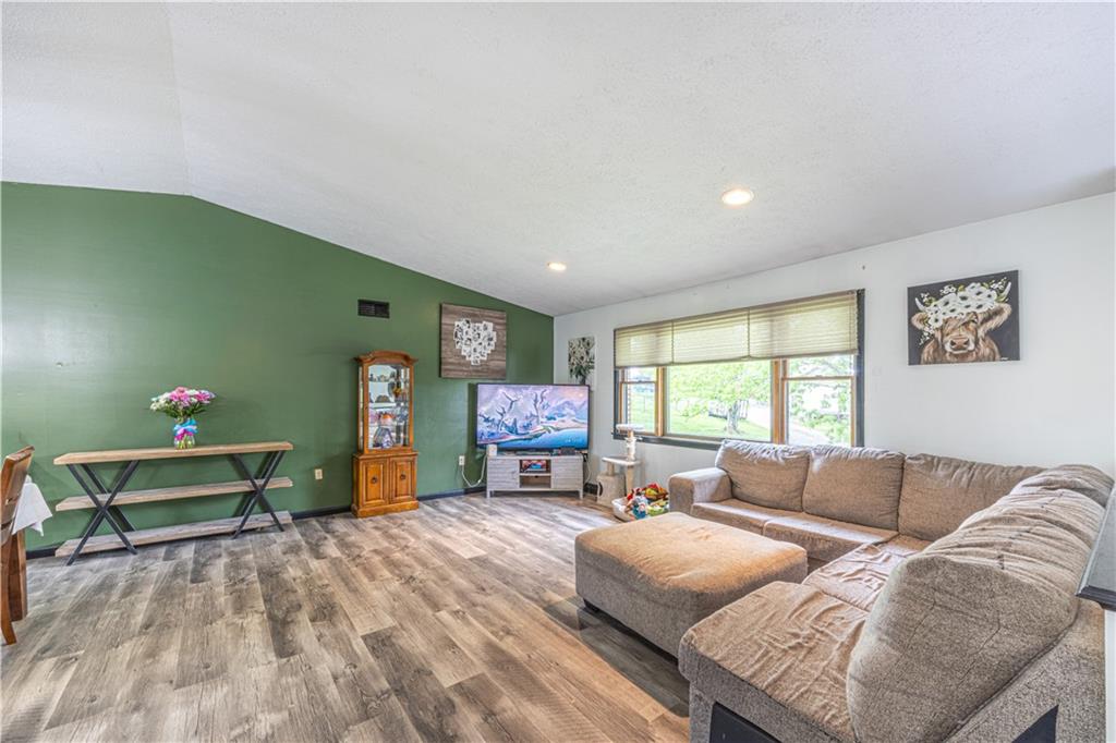 833 Edenborn Road McClellandtown, PA 15458 - Photo 8 of 25