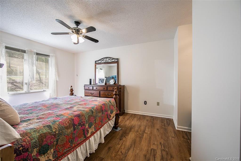 1024 Kilpatrick Road Hendersonville, NC 28739 - Photo 8 of 29 Gallery Image 8