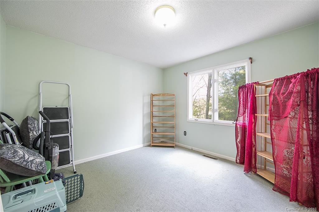 1024 Kilpatrick Road Hendersonville, NC 28739 - Photo 9 of 29 Gallery Image 9