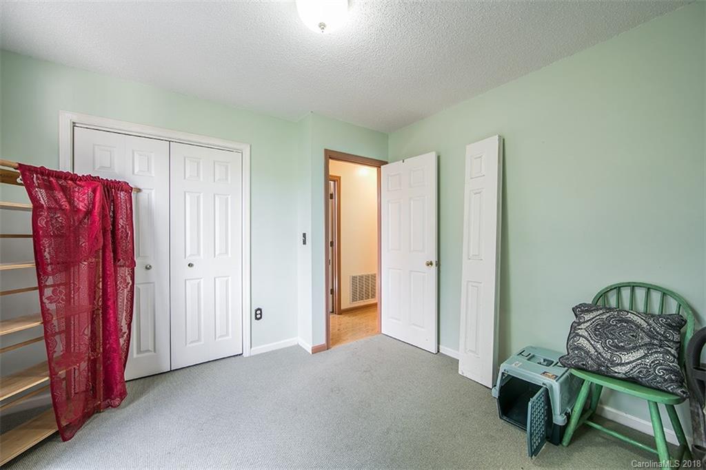 1024 Kilpatrick Road Hendersonville, NC 28739 - Photo 10 of 29 Gallery Image 10