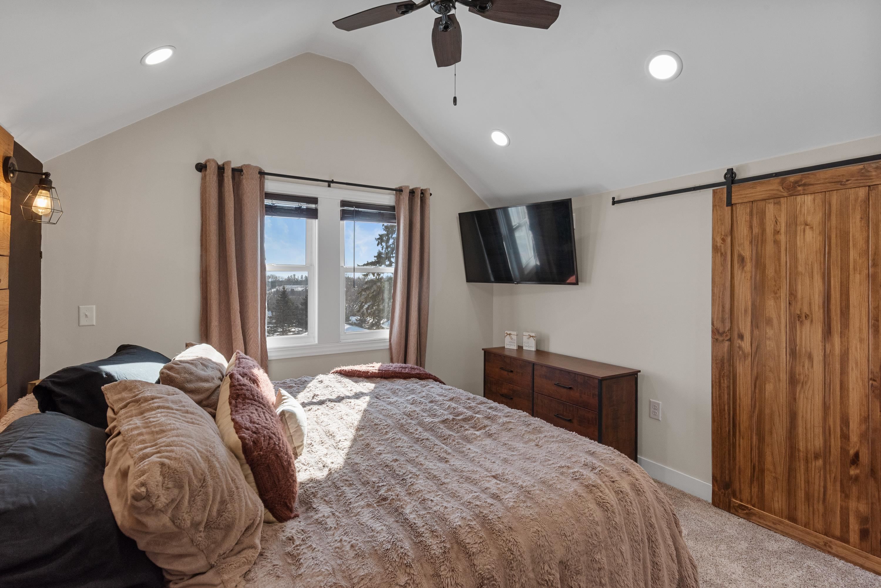 405 Rosendale Street Beaver Dam, WI 53916 - Photo 12 of 22