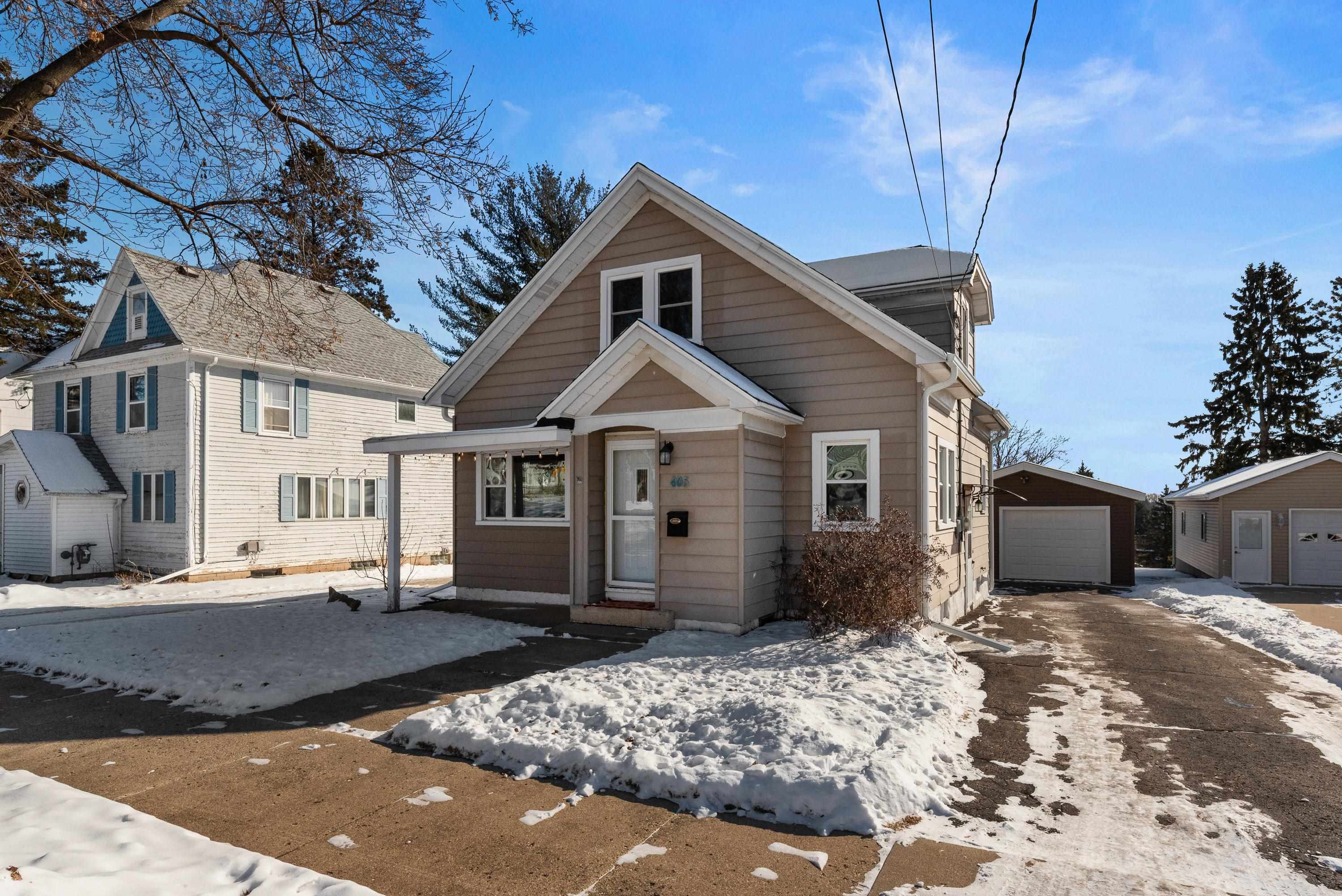 405 Rosendale Street Beaver Dam, WI 53916 - Photo 2 of 22