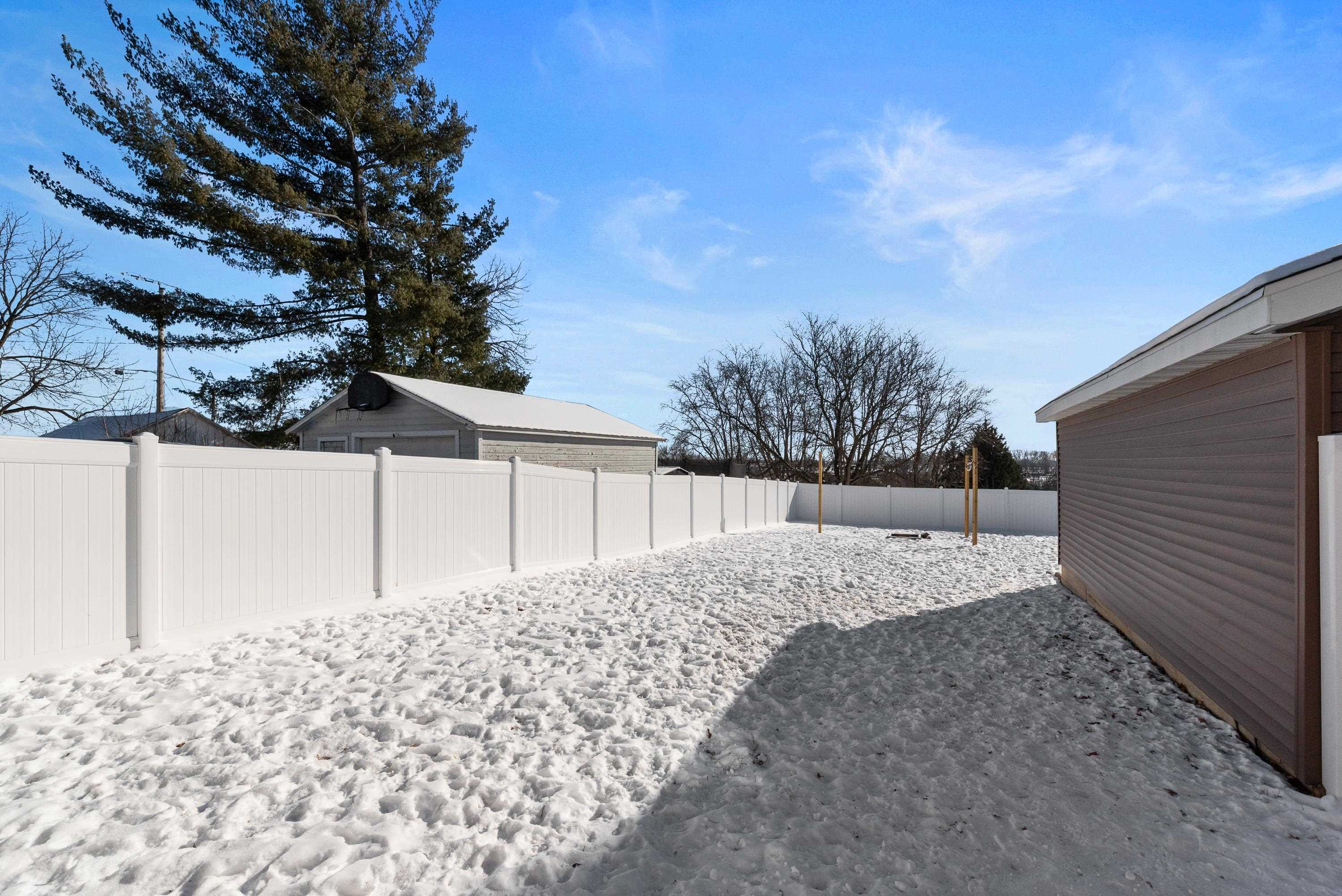 405 Rosendale Street Beaver Dam, WI 53916 - Photo 4 of 22