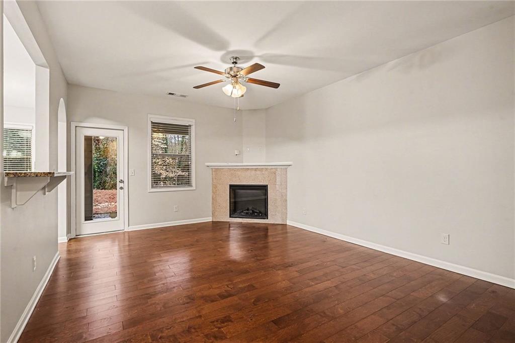 387 Franklin Lane Acworth, GA 30102 - Photo 4 of 36