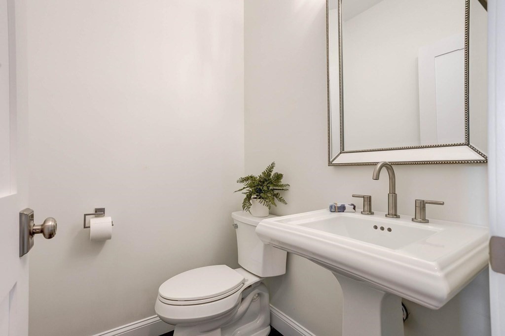 5 John Carver Road Reading, MA 01867 - Photo 15 of 39 Gallery Image 15
