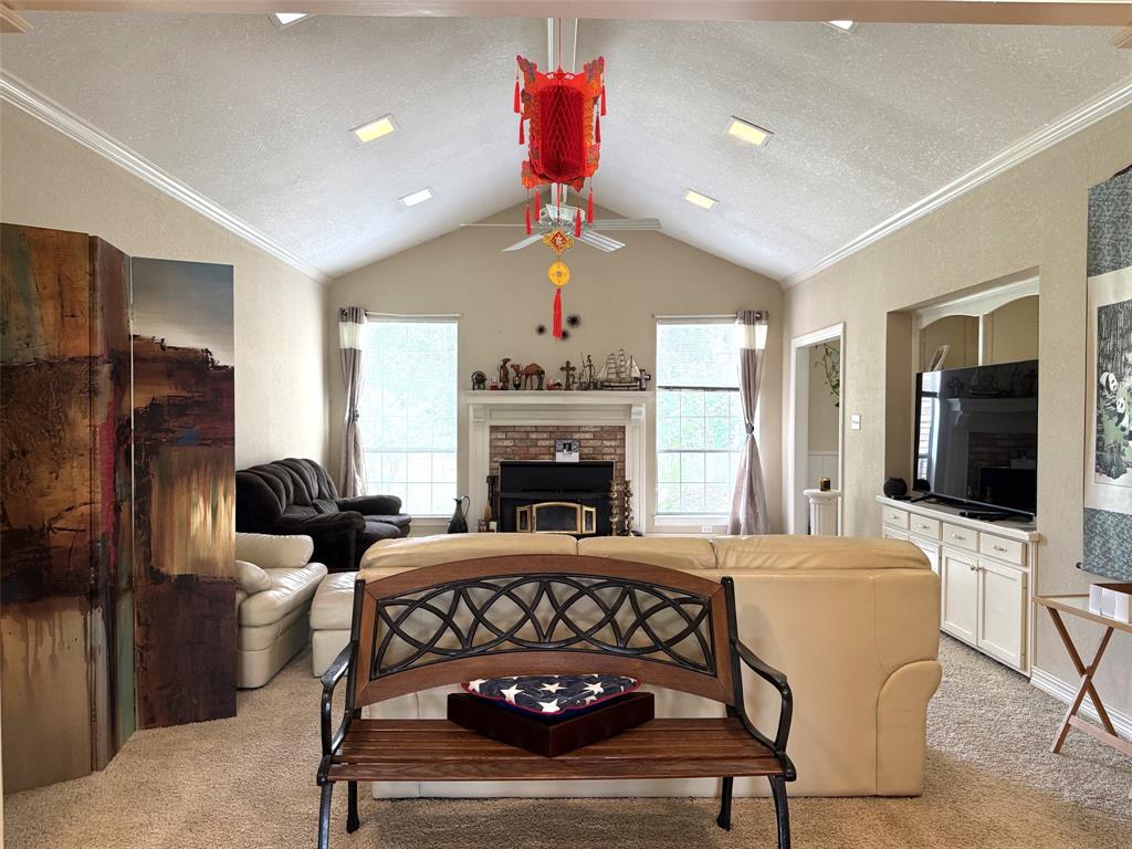 107 Ridge Court Glen Rose, TX 76043 - Photo 4 of 34