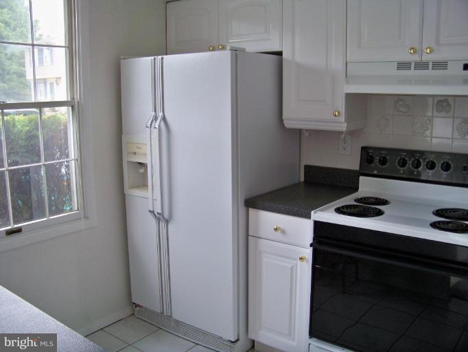 6307 Sunset Terrace Springfield, VA 22153 - Photo 2 of 11 Kitchen