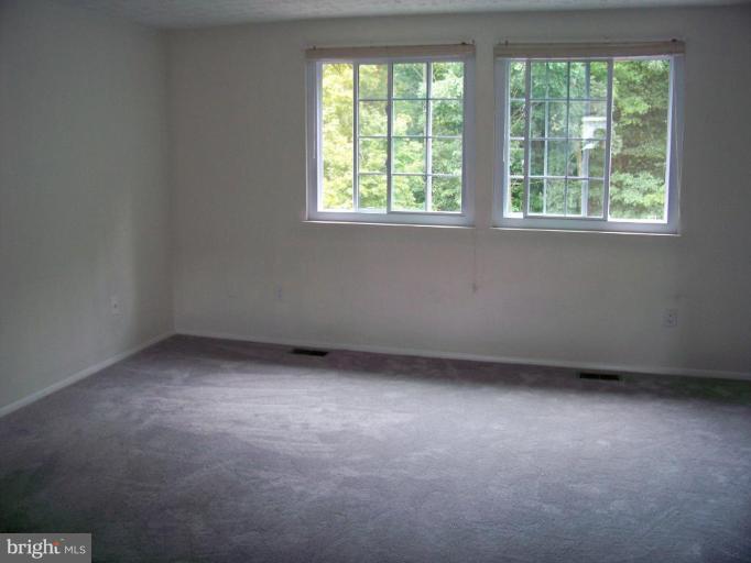 6307 Sunset Terrace Springfield, VA 22153 - Photo 3 of 11 Living Room