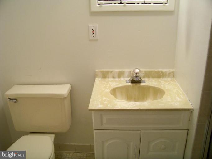6307 Sunset Terrace Springfield, VA 22153 - Photo 9 of 11 Bath #1
