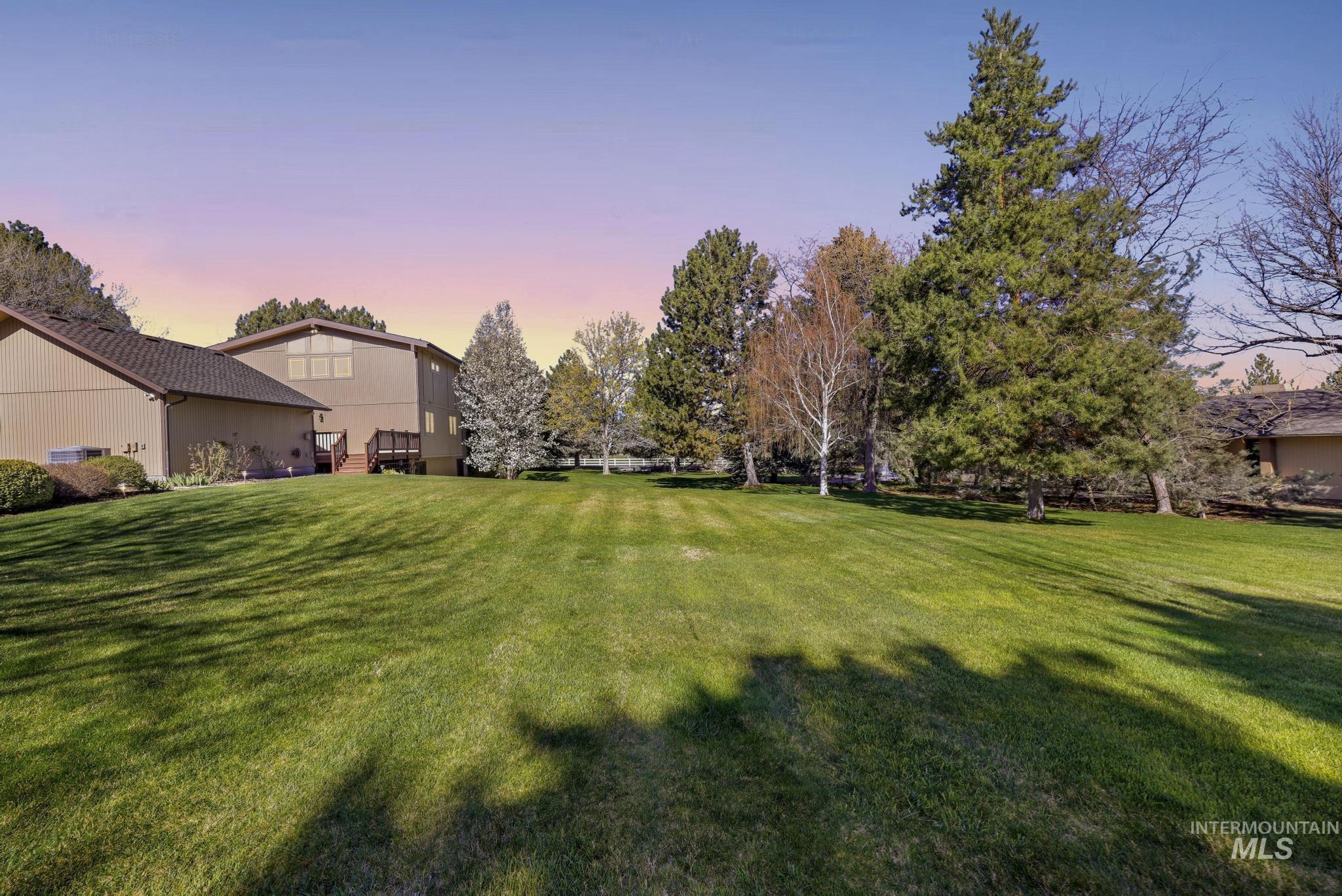 1172 Hankins Road North Twin Falls, ID 83301 - Photo 14 of 49 View of green lawn