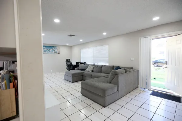 $470,000 | 6597 Salem, North Lauderdale, FL 33068