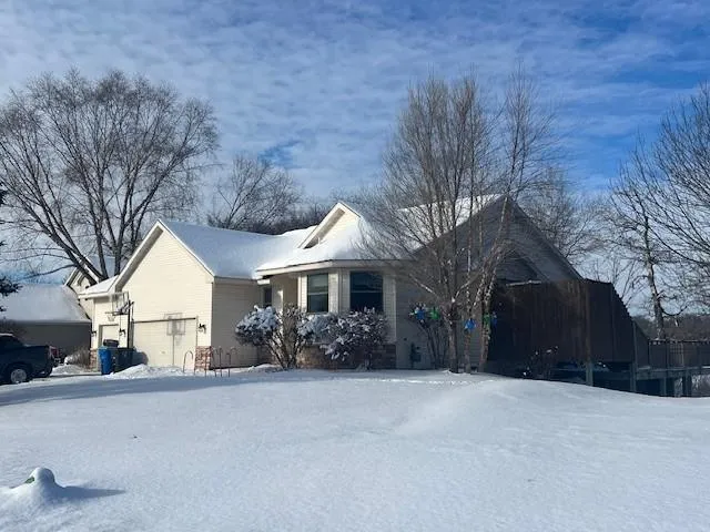 $550,000 | 6066 259th Street, Wyoming, MN 55092