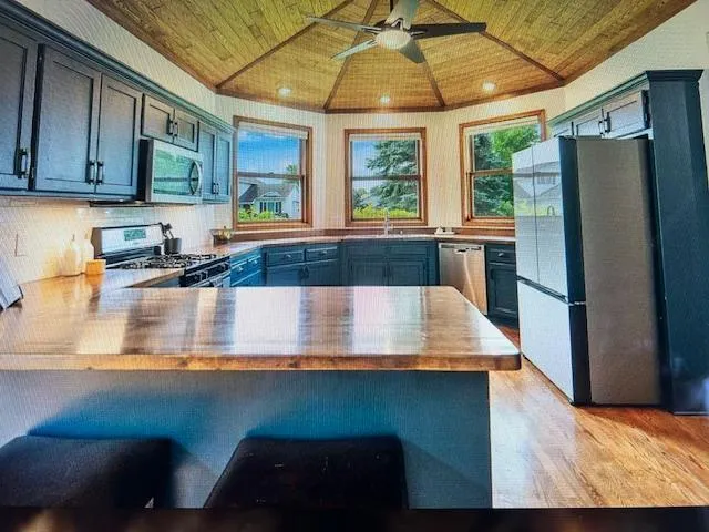 $542,500 | 6066 259th Street, Wyoming, MN 55092