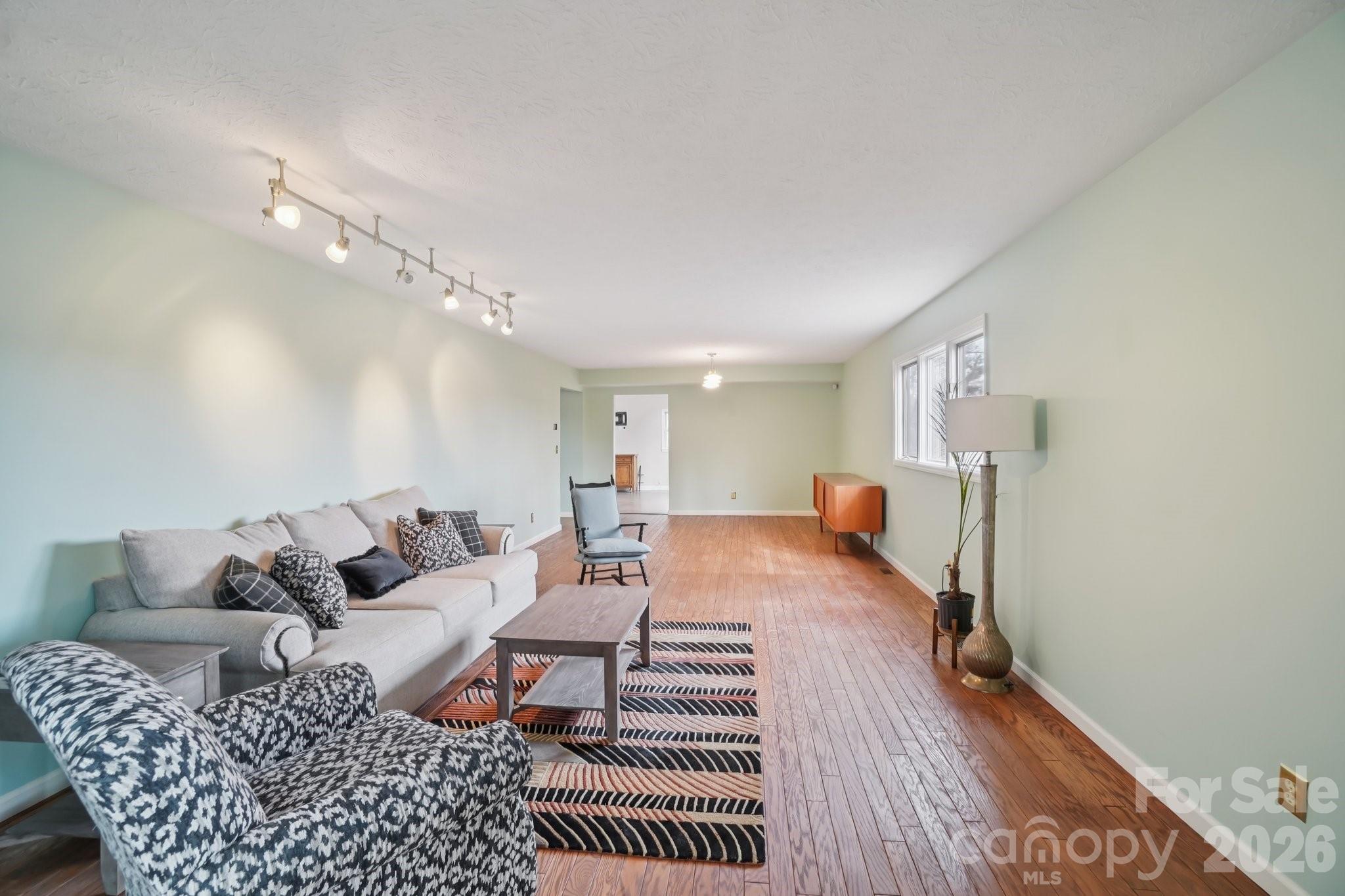 623 Owensby Road Hendersonville, NC 28792 - Photo 11 of 47