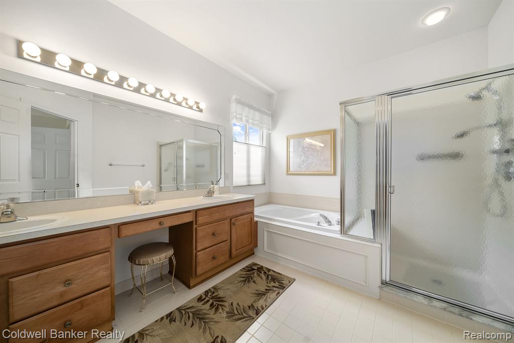 2206 Lagoon Drive Rochester Hills, MI 48309 - Photo 21 of 37