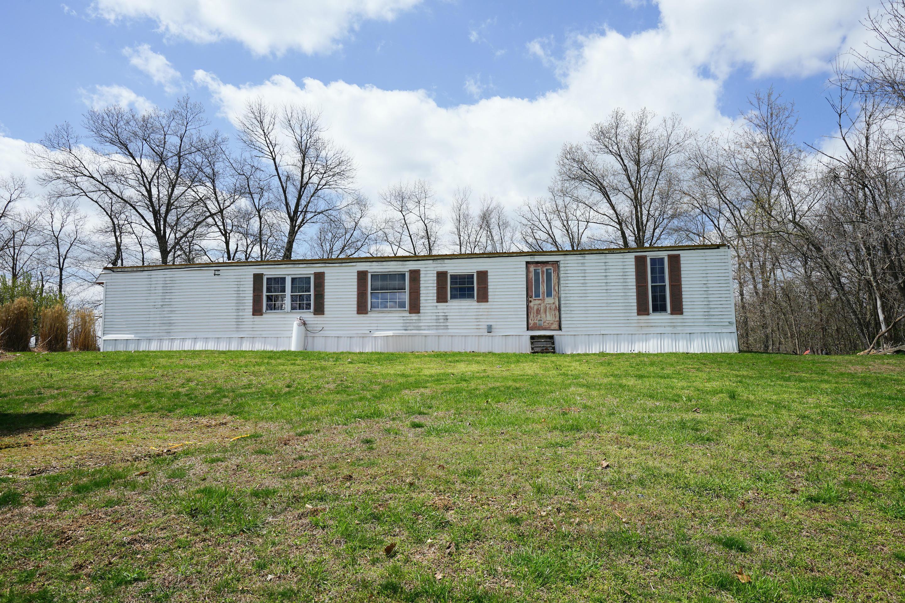 4404 Hunt Road Hopewell, OH 43746 - Photo 4 of 22