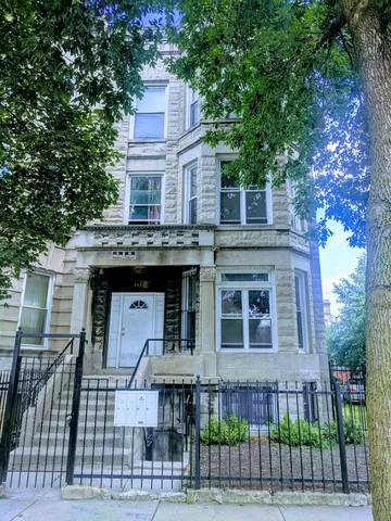 $2,300 | 4243 South Calumet Avenue, Unit 2, Chicago, IL 60653