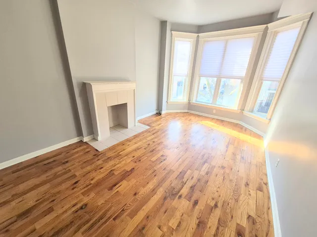 $2,300 | 4243 South Calumet Avenue, Unit 2, Chicago, IL 60653