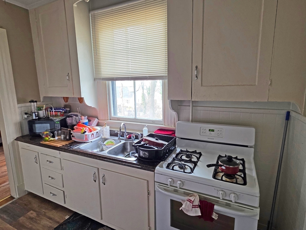 604 Rock Street Fall River, MA 02720 - Photo 8 of 8