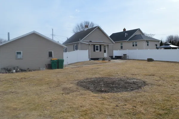 $130,000 | 108 North Milwaukee Street, Mark, IL 61340