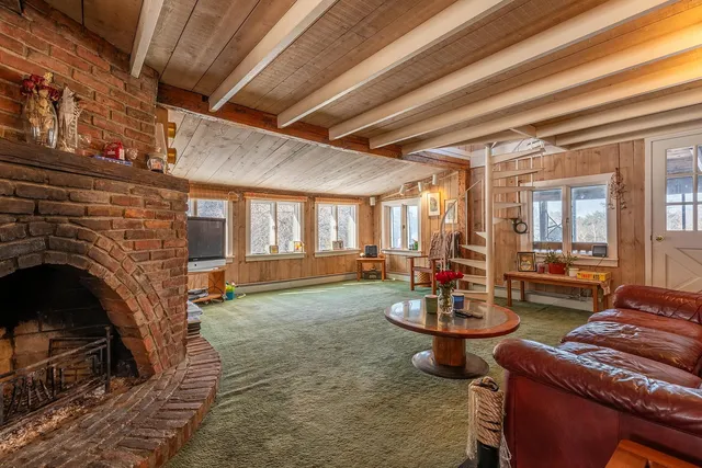 $750,000 | 340 Melendy Hill Road, Londonderry, VT 05155