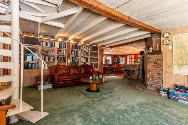 $750,000 | 340 Melendy Hill Road, Londonderry, VT 05155