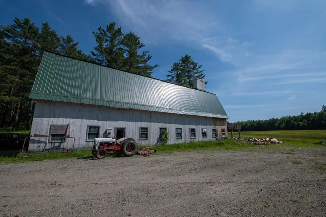$750,000 | 340 Melendy Hill Road, Londonderry, VT 05155