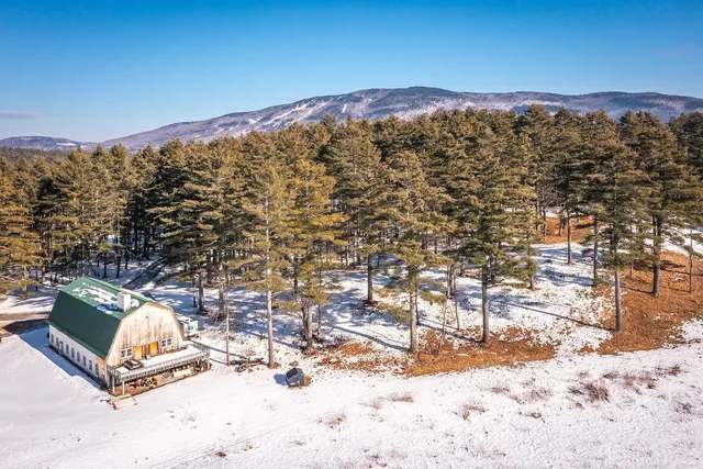 $750,000 | 340 Melendy Hill Road, Londonderry, VT 05155